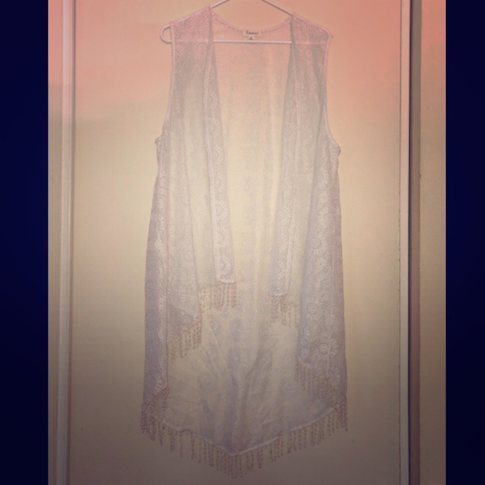 Sleeveless Lace Cardigan